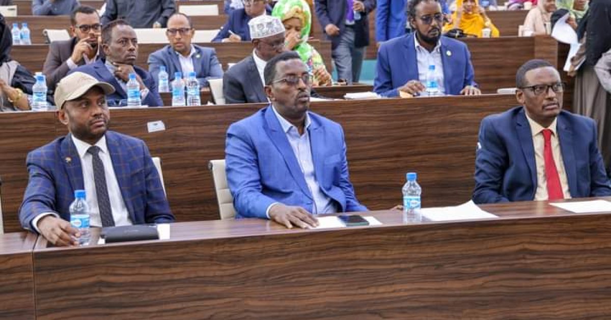 Xildhibaannada Golaha Shacabka oo ka dooday Hindise Sharciyeedka Qaxootiga Soomaaliya “SAWIRRO”