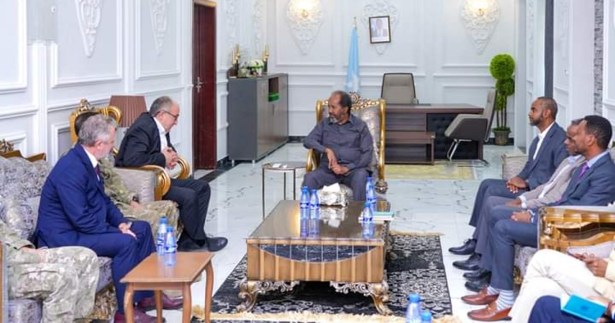 Madaxweyne Xasan Sheekh oo Dhuusamareeb ku qaabilay mas’uuliyiin ka socday dowladda Turkiga