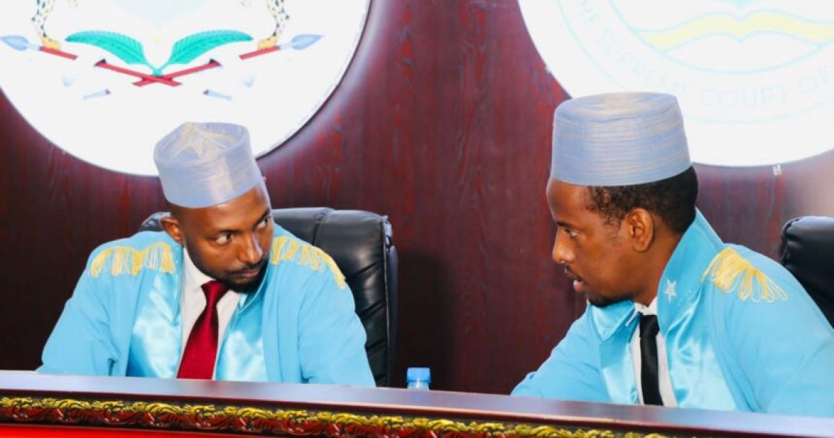 Maxkamadda Sare ee dalka oo u fadhiisatay dhageysiga dacwad ka dhan ah Maamulka Gobolka