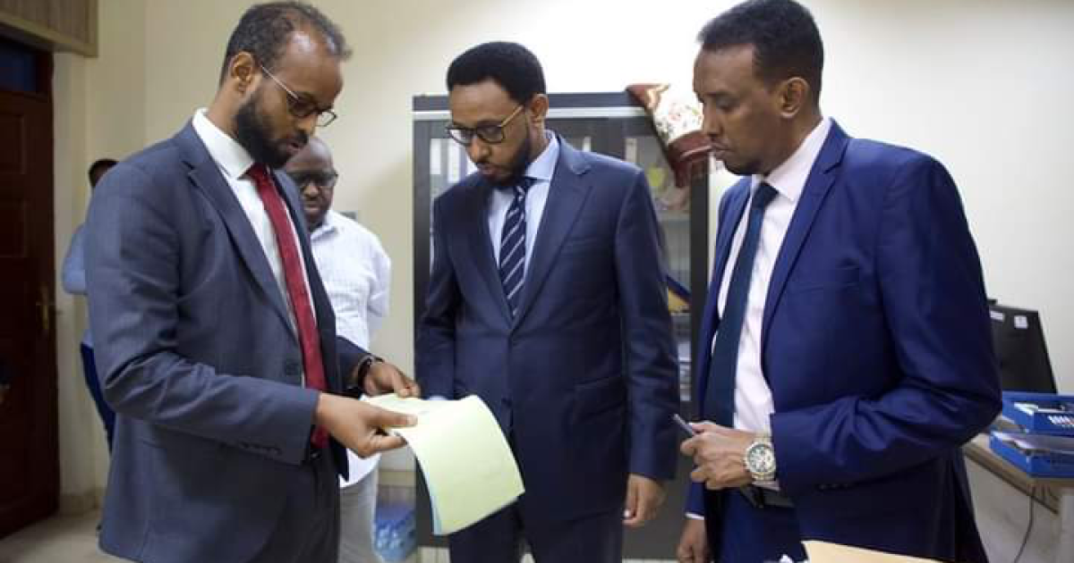 Wasiirka Maaliyadda XFS oo kormeer ku tagay Xafiisyada ku howlan dakhli uruurinta cashuuraha