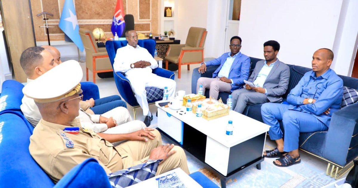 Guddoomiyaha Gobolka Banaadir oo shir guddoomiyay kulanka Guddoonka sare ee Maamulka Gobolka