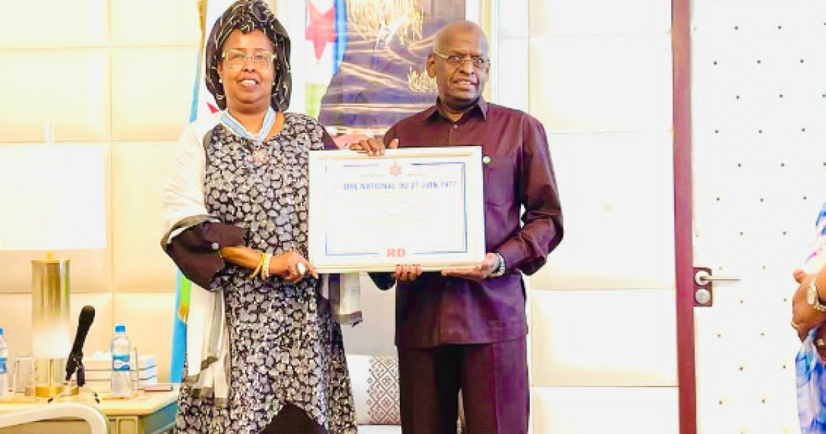 Wasiirka Haweenka Soomaaliya oo la guddoonsiyey Abaalmarinta ugu sarreysa dalka Jabuuti