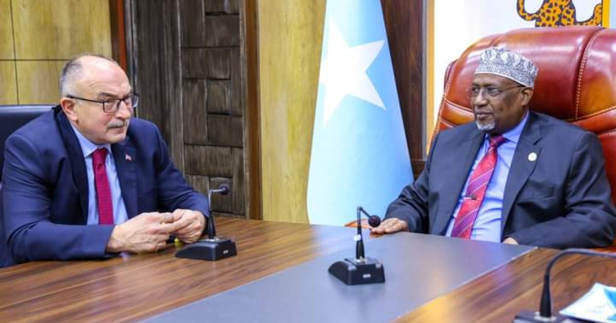 Guddoomiye Sheekh Aadan oo qaabilay Danjiraha Turkiga ee Soomaaliya