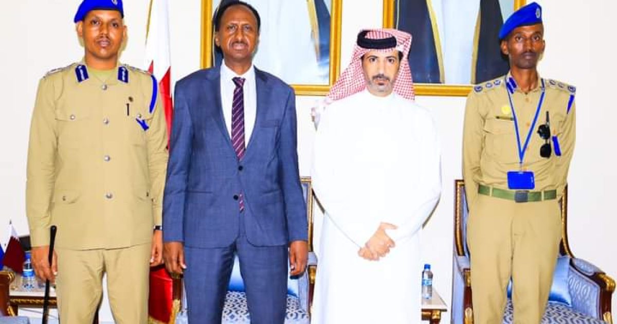 Wasiirka Amniga Gudaha XFS oo kulan la qaatay Safiirka Qatar ee Soomaaliya