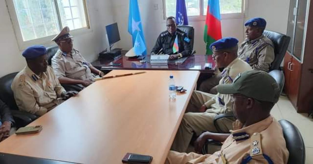 Taliyaha Boliiska Koonfur Galbeed oo ka qeyb galay shir looga hadlayay dar-dargalinta Aminga Magaalada Baydhabo