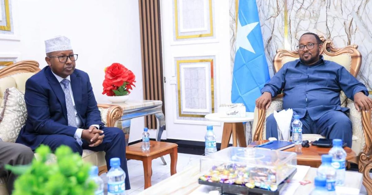 Wasiirka Arrimaha Gudaha XFS oo kulan Muqdisho kula qaatay hoggaamiyaha SSC