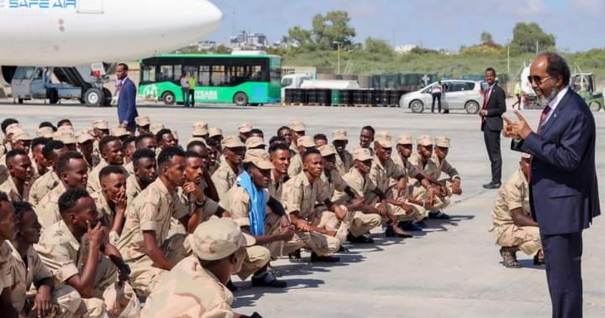 Madaxweyne Xasan Sheekh oo dul istaagay hannaanka dib u soo celinta ciidamada ku maqnaa tababarka Ereteriya