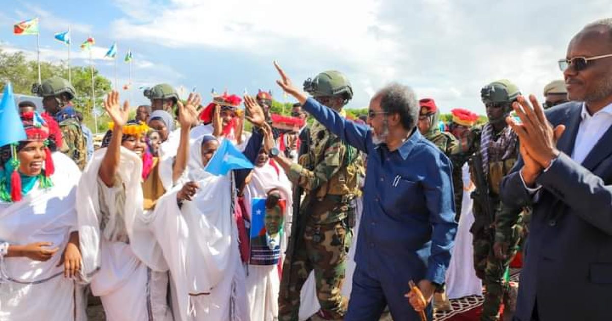 Madaxweyne Xassan Sheekh oo si diiran loogu soo dhoweeyay magaalada Baydhabo