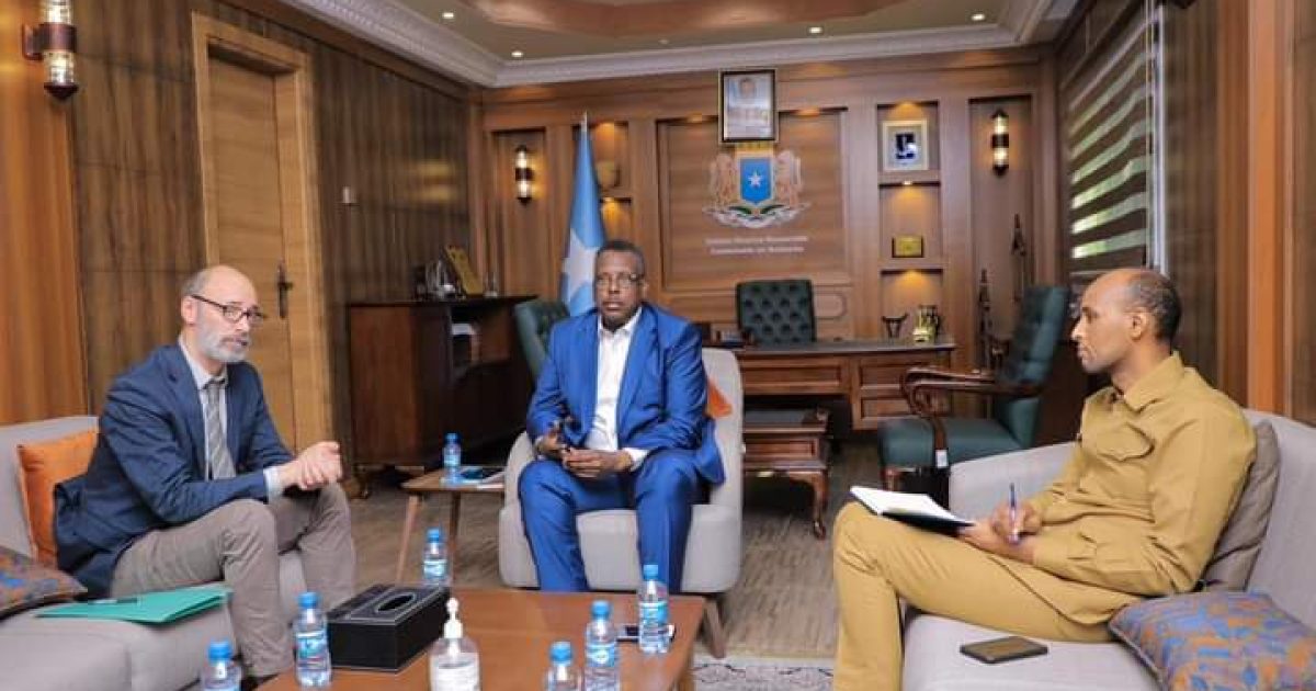 Wasiirka Cadaaladda XFS oo xafiiskiisa ku qaabilay Mr George Conway