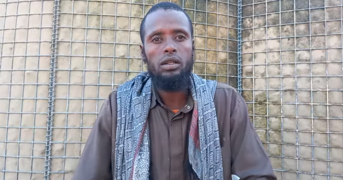 Horjooge ka tirsanaa khawaarijta oo isa soo dhiibay