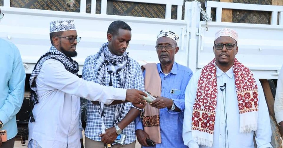 4 Neef oo geel iyo deeq raashin ah oo lagu wareejiyay Maamulka Degmada Wisil “SAWIRRO”