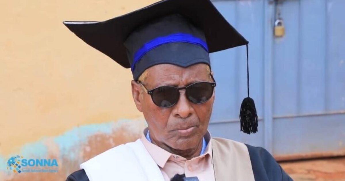 70 jir ka Qalin jabiyay Jaamacaddii uu wardiyaha ka ahaa