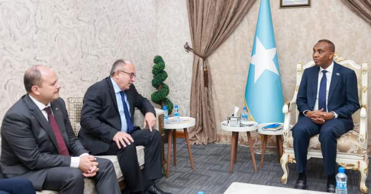 Ra’iisul Wasaare Xamsa oo Xafiiskiisa ku qaabilay Madaxda Bangiga Ziraat Katilim ee laga leeyahay dalka Turkiga