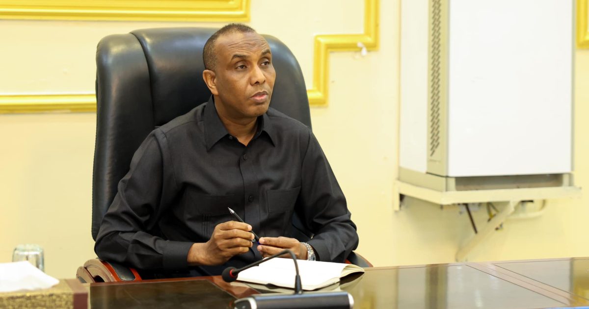 Ra”iisulwasaare Xamse oo kulan la qaatay Bulshada Kismaanyo