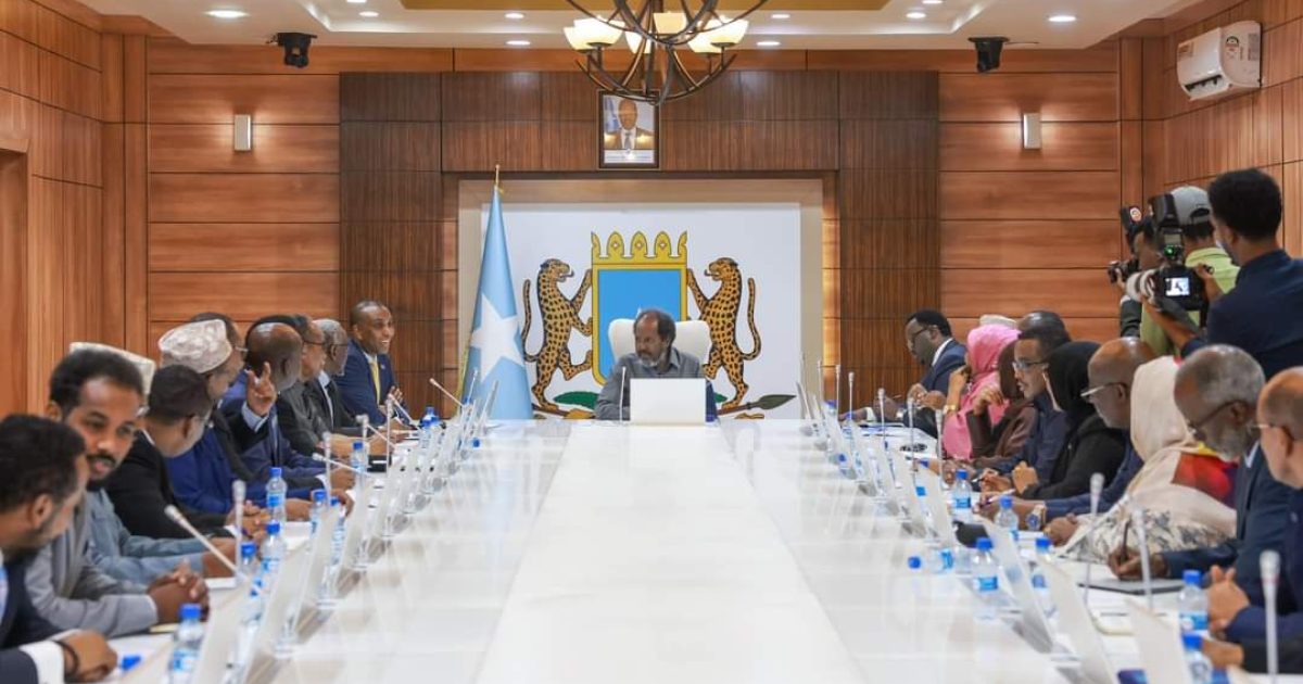 Madaxweyne Xasan Sheekh oo kulan deg-deg ah la yeesheen Golaha Wasiirrada