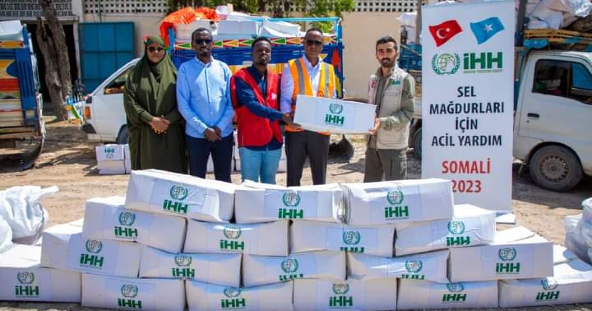 Guddoomiyaha Hay’adda SoDMA oo shixnad gargaar ah ka guddoomay Hay’adda IHH