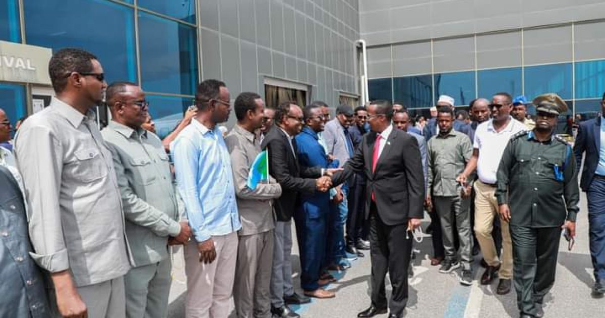 Madaxweynaha Hirshabeelle oo si diirran loogu soo dhaweyeyey Muqdisho “SAWIRRO”