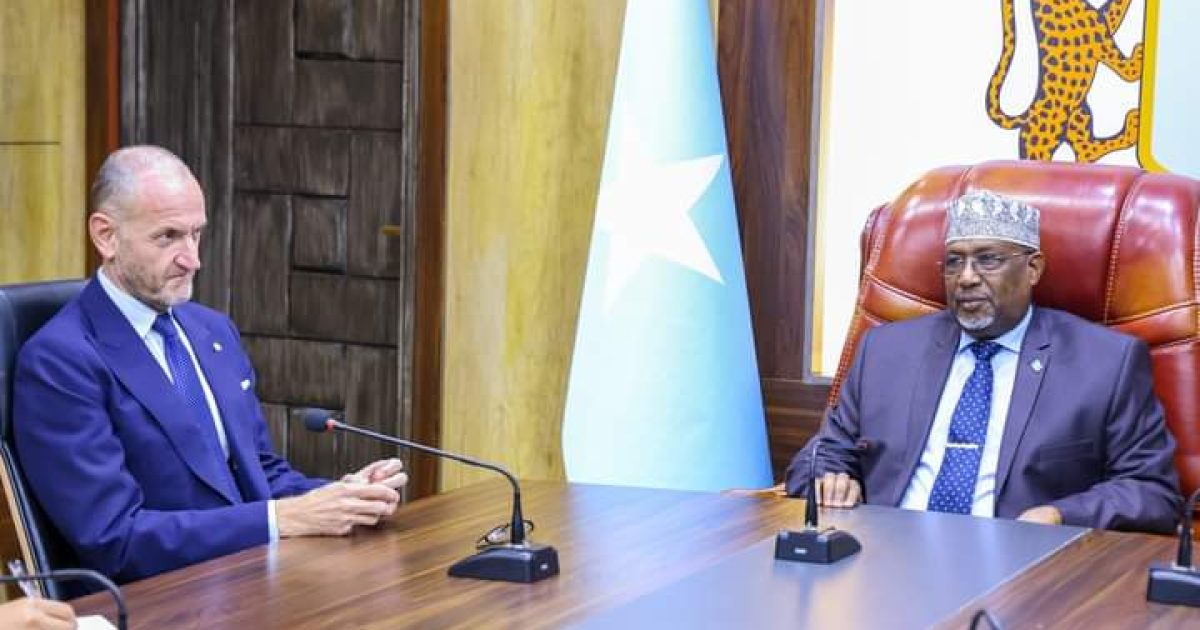 Guddoomiyaha Golaha Shacabka oo qaabilay Safiirka Ingiriiska ee Soomaaliya “SAWIRRO”