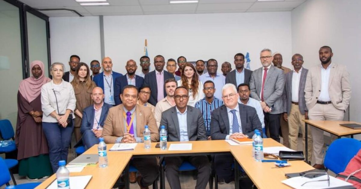 Guddoomiyaha SoDMa oo Muqdisho ka furay Shir looga hadlayo midaynta Fariimaha looga digayo khataraha