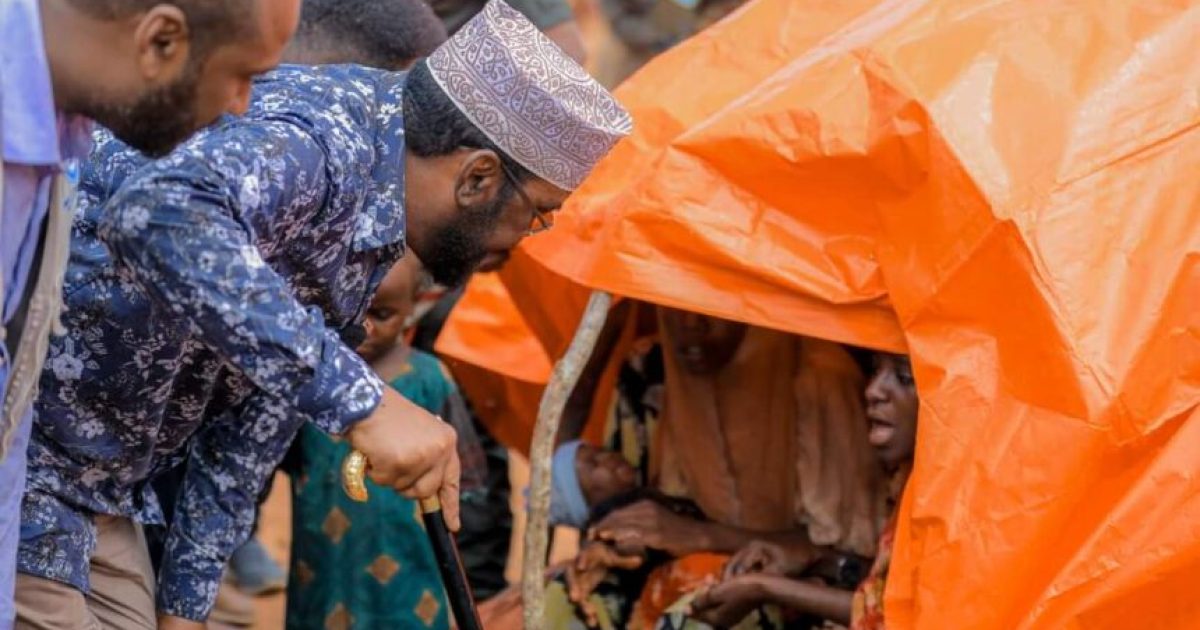 Madaxweynaha Jubbaland oo kormeeray deegaannada fatahaaddu saameysay