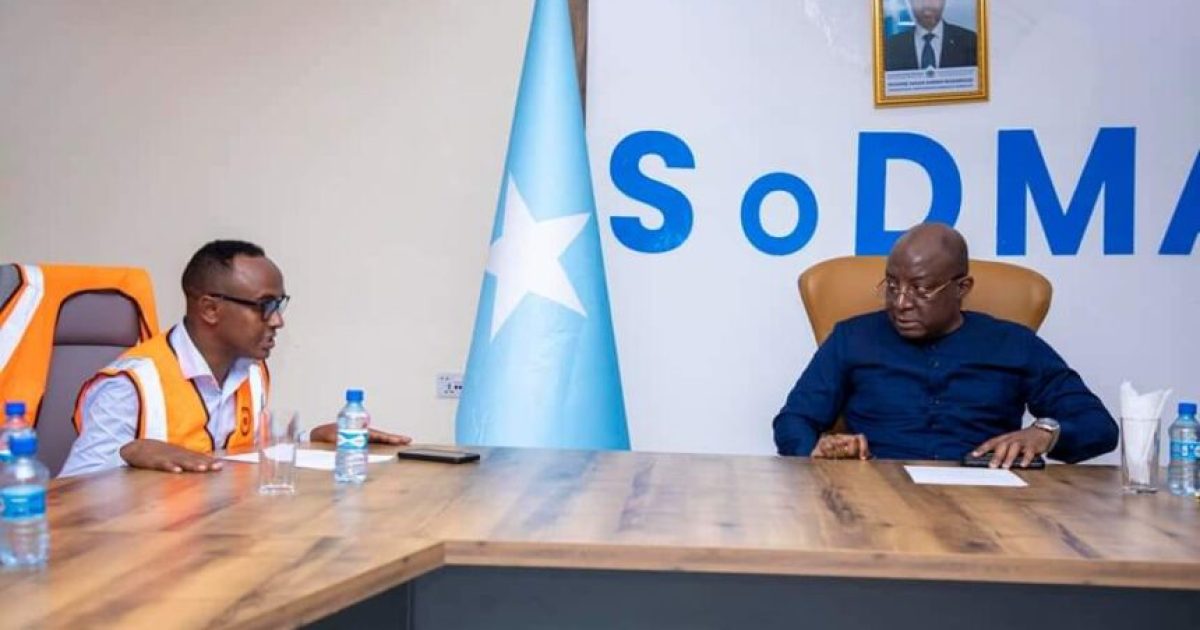 Guddiga Qaran ee Gurmadka fatahaadaha oo la kulmay mas’uuliyiin ka kala socday Hay’adaha deeqaha bixiya