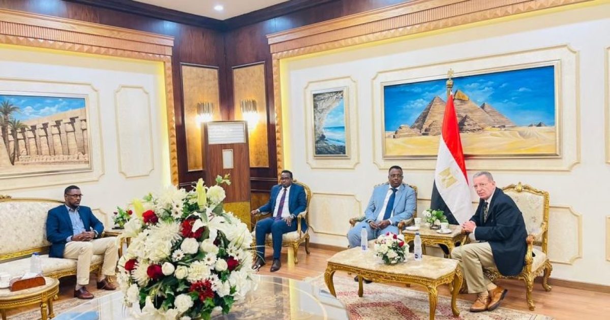 Minister of Justice arrives in Cairo with his delegation on a work visit