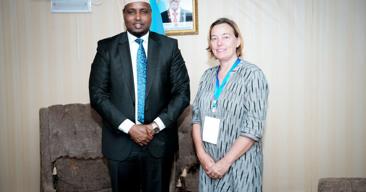 Wasiirka Qorsheynta XFS oo kulan la qaatay Maamulaha Bangiga Addduunka ee Soomaaliya