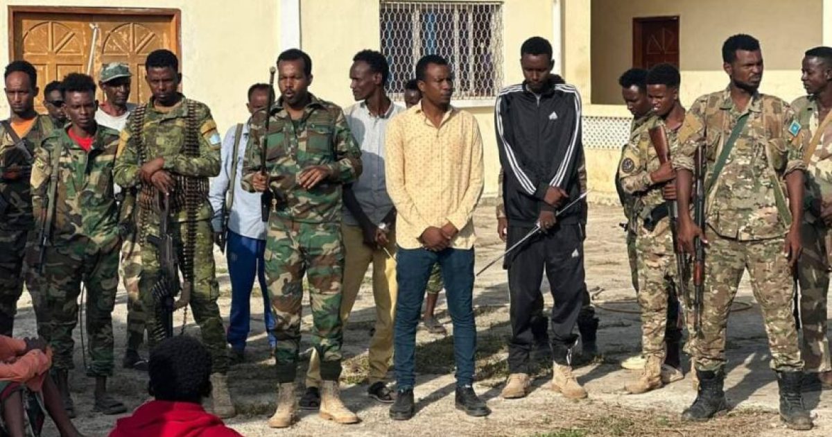 Ciidanka Xoogga Dalka oo bulshada Shabeelaha Hoose ka wacyigelinaya fikirka Khawaarijta