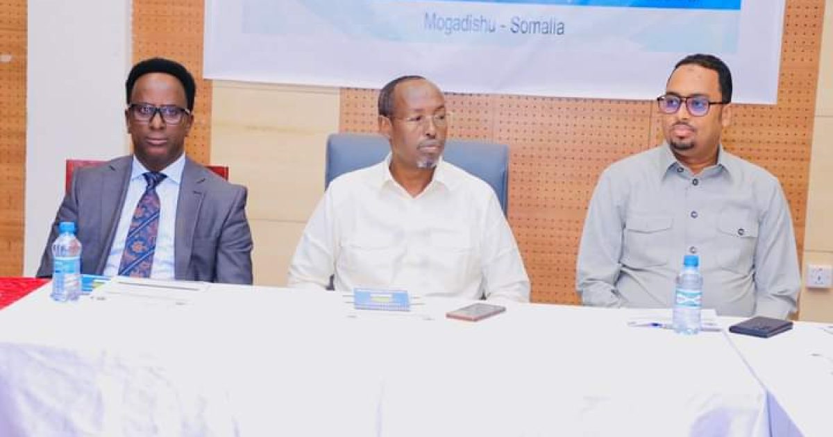 Duqa Muqdisho oo daah-furay shirka hannaanka wada shaqaynta waaxyaha iyo degmooyinka