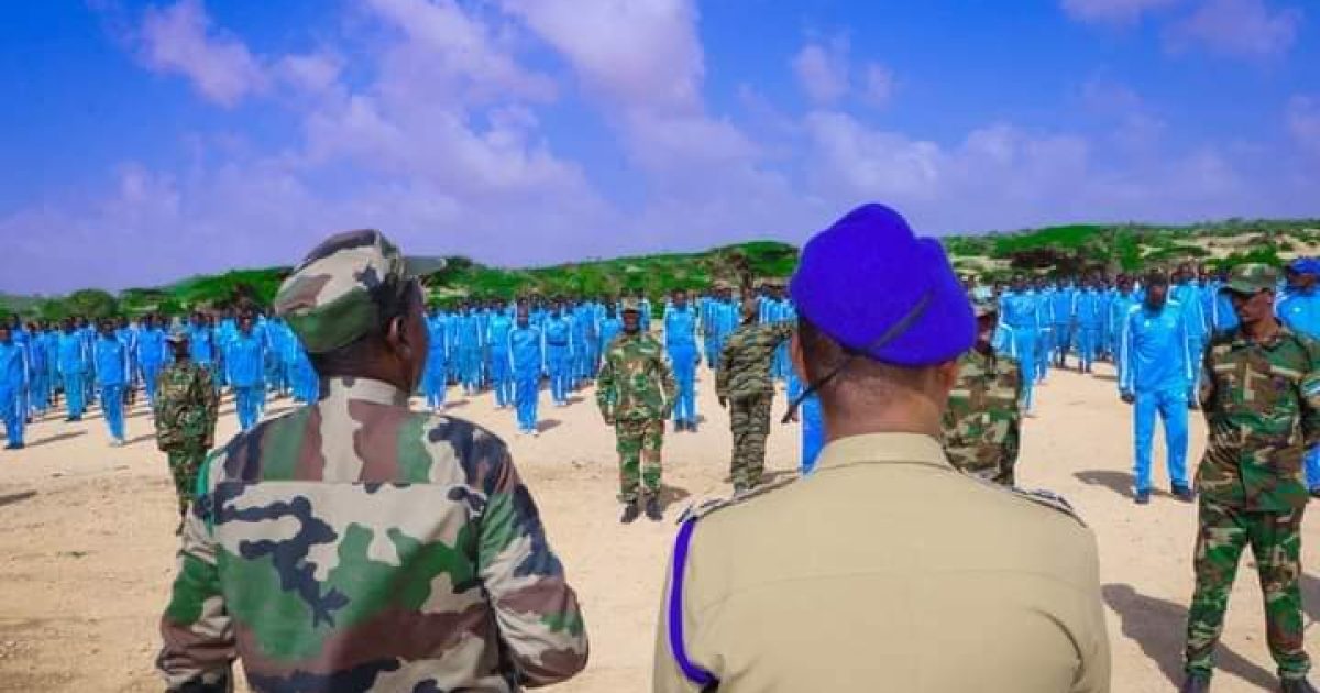 Taliyaha Ciidanka Booliska oo kormeeray xarun lagu tababarayo Ciidanka Daraawiishta Jubbaland