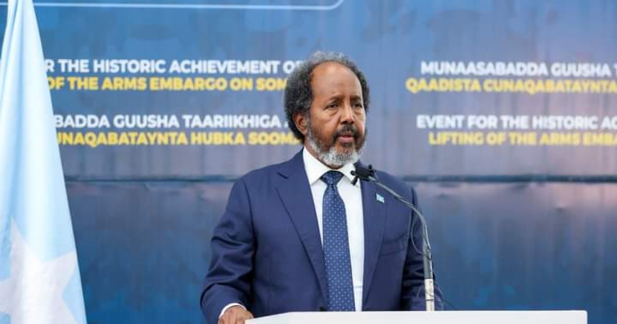Madaxweyne Xasan Sheekh oo ka qeybgalay munaasabadda guusha taariikhiga ee qaadista cunaqabateynta hubka
