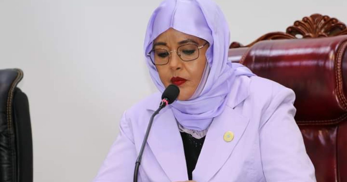 Guddoomiye Marwo Sacdiya oo shir guddoomisay kulanka Guud ee Golaha Shacabka