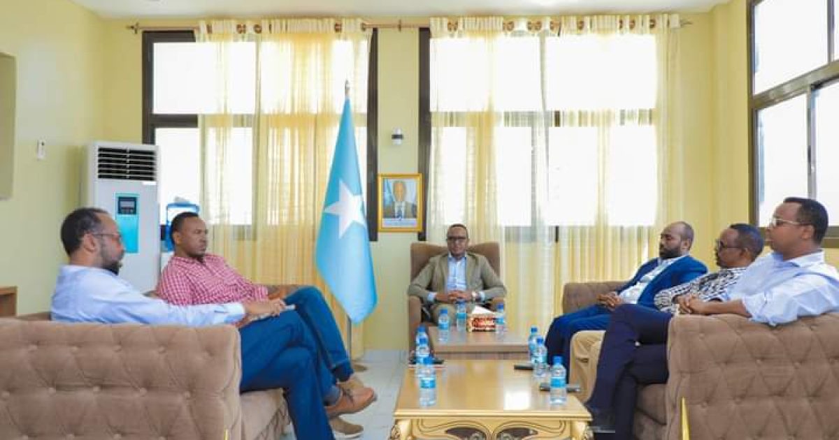 Guddoomiyaha Hay’adda SODMA oo qaabilay Wasiirada Gargaarka ee Dowlad Goboleedyada