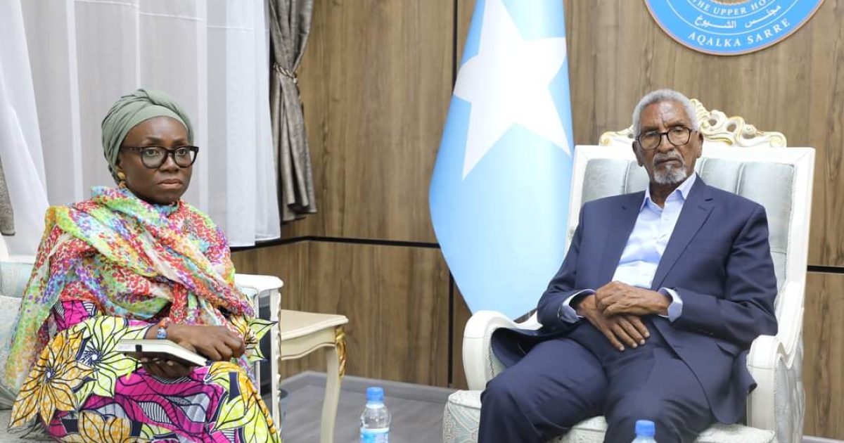 Guddoomiyaha Aqalka Sare oo xafiiskiisa ku qaabilay Ku-xigeenka Wakiilka gaarka ah QM