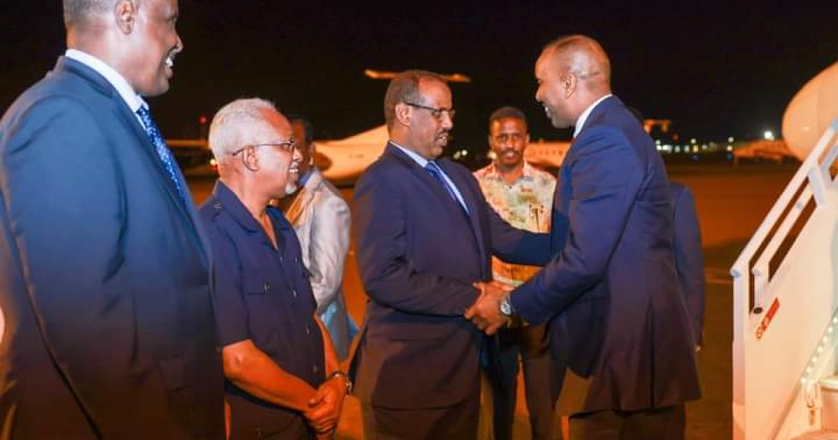 Ra’iisul Wasaare Xamsa iyo wafdi uu hoggaaminayo oo caawa gaaray Jabuuti