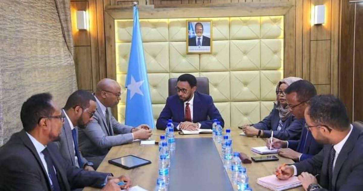 Wasiirka Maaliyadda XFS oo qaabilay wafdi ka socday Bangiga Adduunka “SAWIRRO”