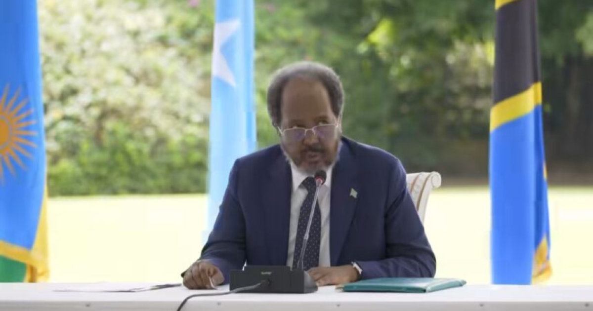 Madaxweynaha JFS oo Uganda ku saxiixay heshiiska ku biiritaanka dallada bulshada bariga Afrika (EAC)