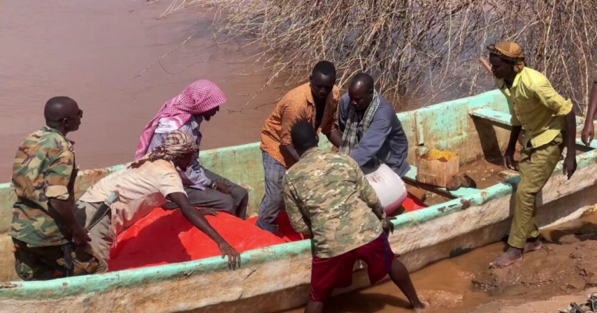 Ciidanka XDS oo gurmad u sameeyay dadka ku dhaqan magaalada Buurdhuubo