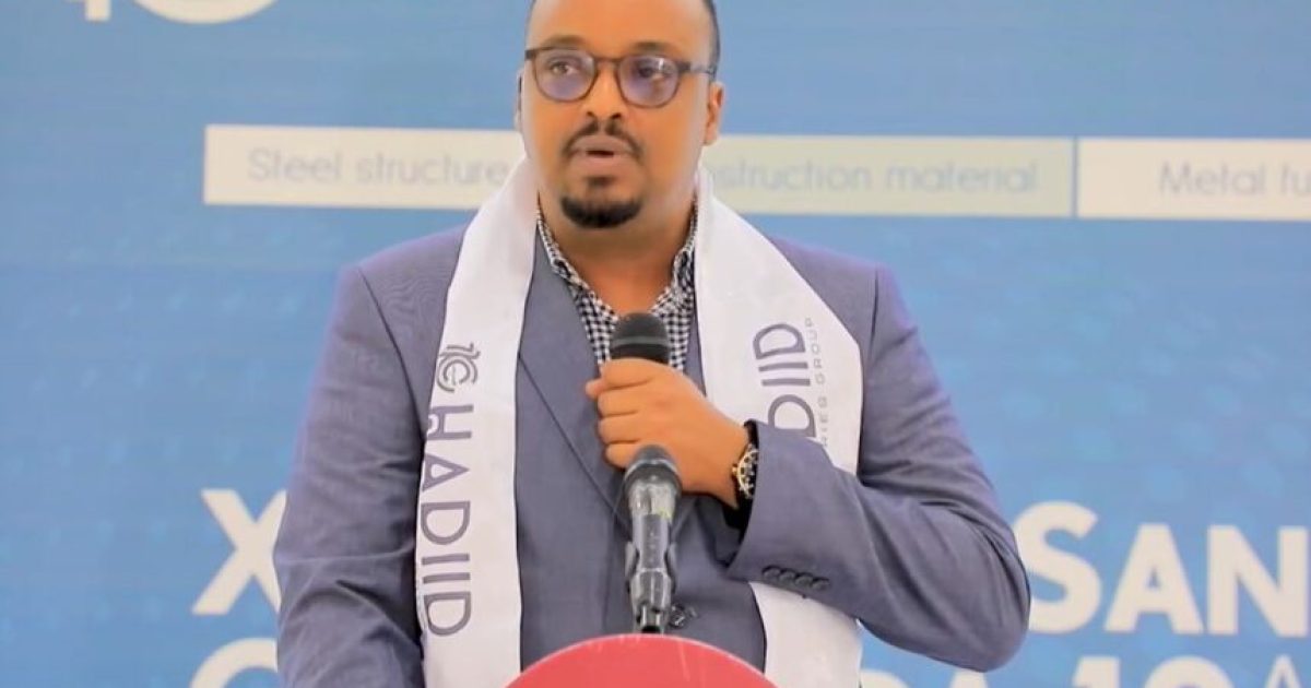 Wasiirka Howlaha Guud ee XFS oo faray Shirkadaha ha shaqeeya dhismaha inay kor u qaadaan tayada