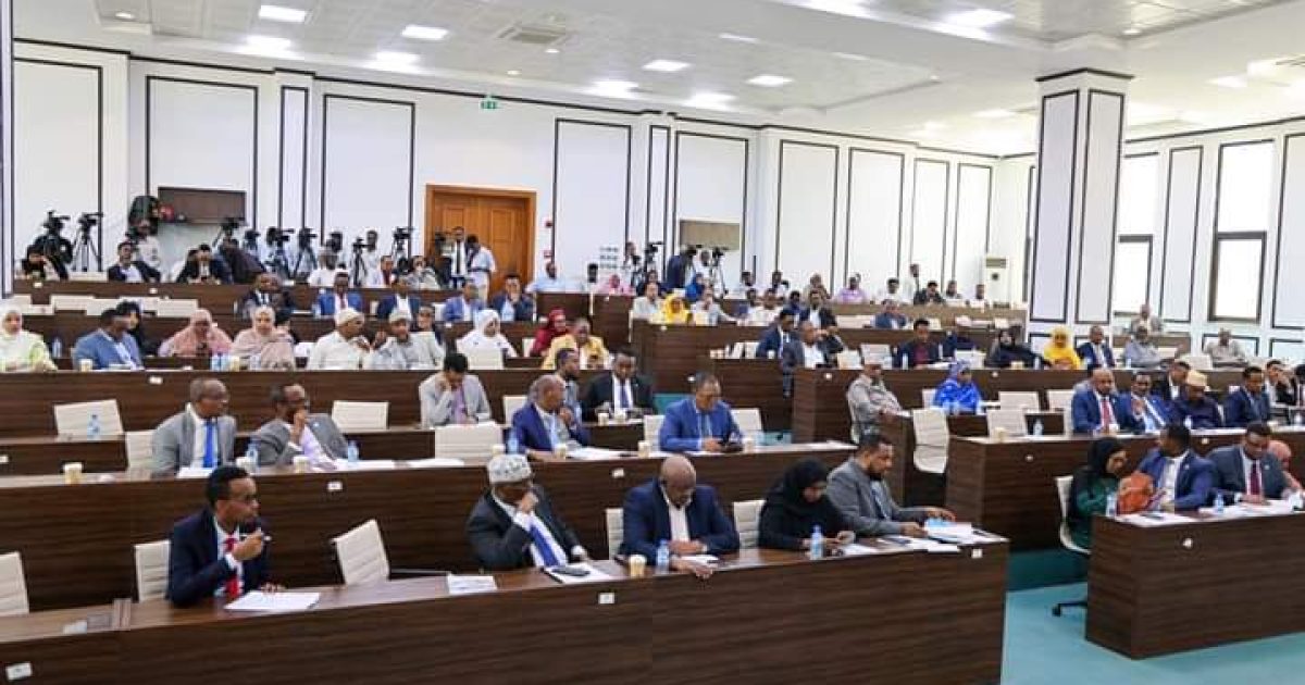 Xildhibaannada Golaha Shacabka oo ka dooday Hindise Sharciyeedyo la horgeeyay “SAWIRRO”