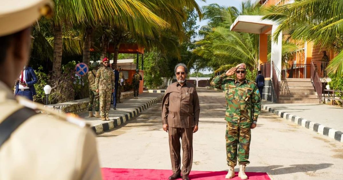 President Hassan Sheikh Mohamud inspects SNA Command Headquarters in Mogadishu