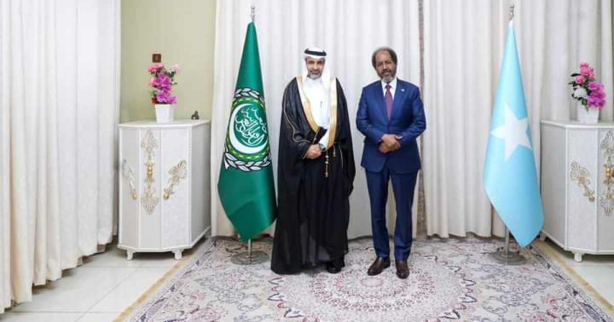 Madaxweyne Xasan Sheekh oo warqadaha aqoonsiga Safiirnimo ka guddoomay Danjireyaasha Dalalka Hindiya, Czech, Japan iyo Jaamacadda Carabta