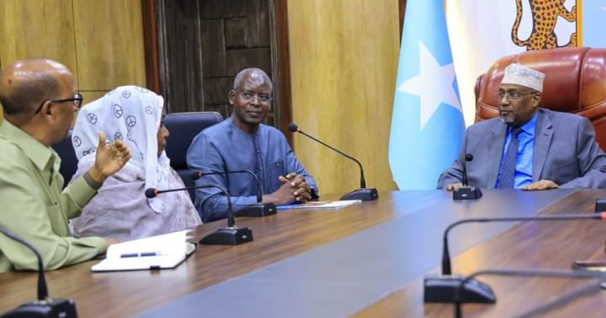 Guddoomiye Sheekh Aadan Madoobe oo kulan sagootin ah la qaatay Wakiilka UNCHR ee Soomaaliya