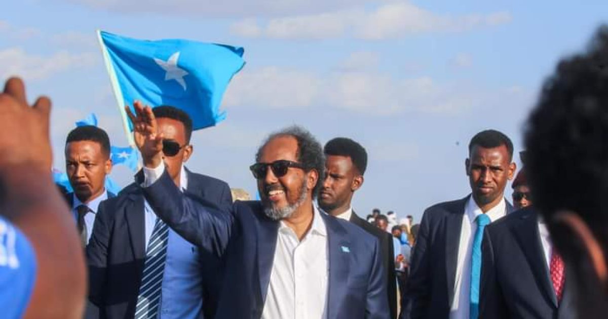 Madaxweyne Xasan Sheekh oo gaaray magaalada Dhuusamareeb “SAWIRRO”