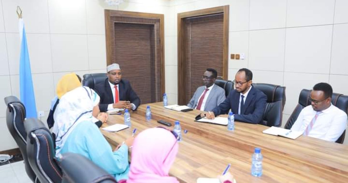 Wasiirka Qorsheynta XFS oo kulan la qaatay wafdi ka socday Safaaradda Switzerland “SAWIRRO”