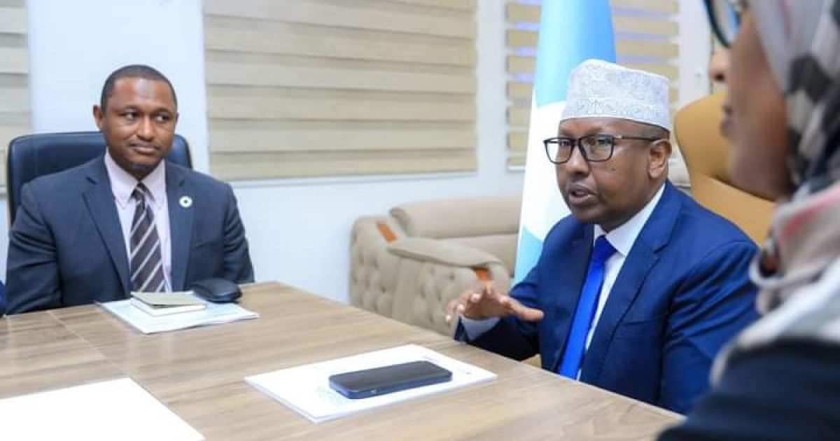 Wasiirka Arrimaha Gudaha XFS oo qaabilay Agaasimaha xafiis Gobolleedka UNHCR