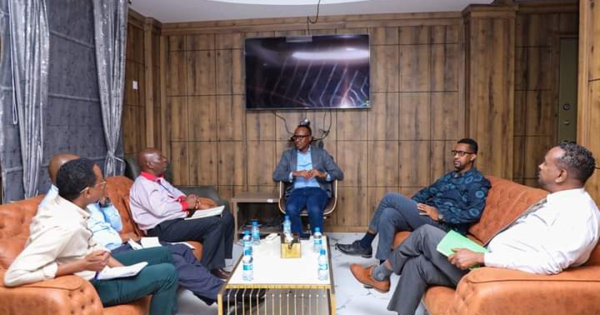 Guddoomiyaha Hay’adda SoDMA oo qaabilay Madaxa Hay’adda UNOCHA ee Soomaaliya