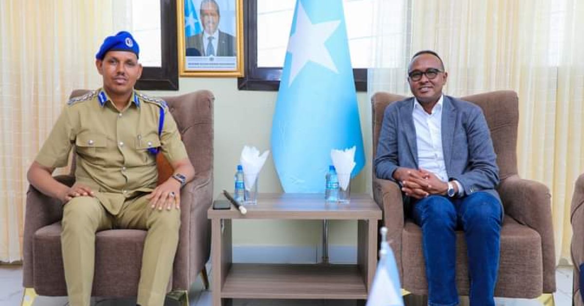 Guddoomiye Maxamuud iyo Taliye Sulub oo ka wada hadlay amniga iyo badqabka gargaarka