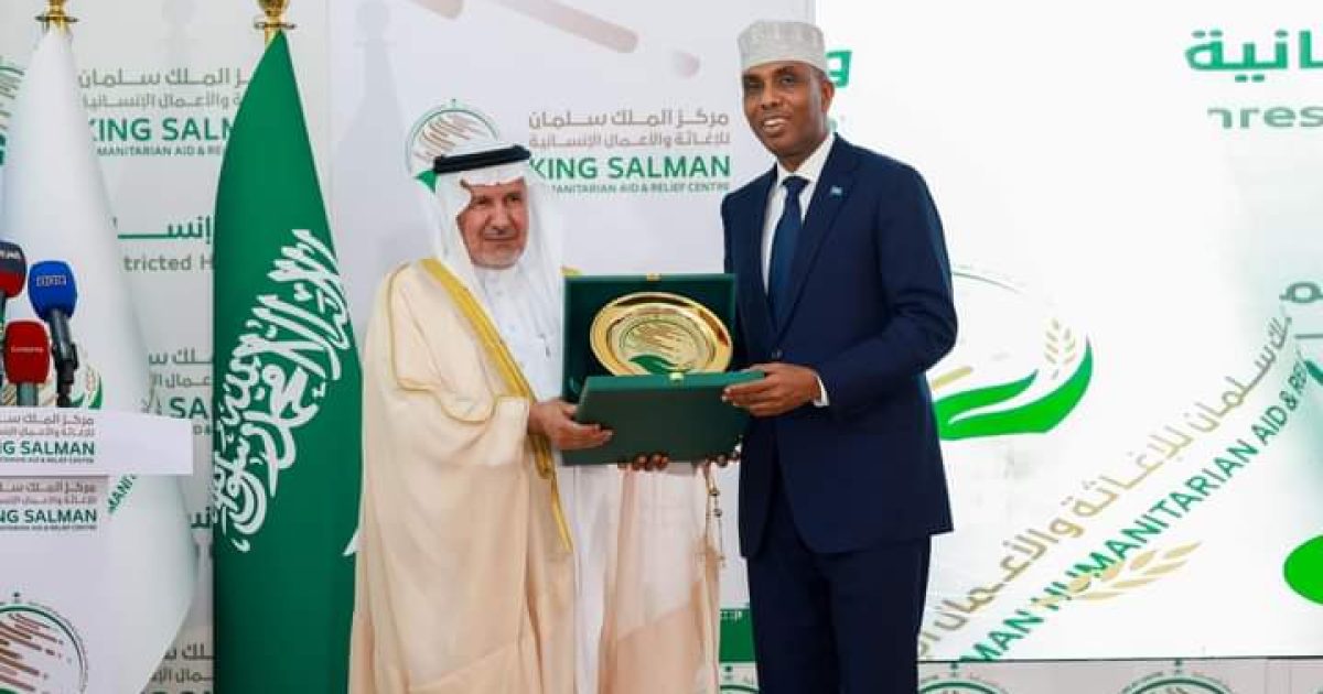 Ra’iisul Wasaare Xamsa oo daah-furay mashaariic la xiriira Waxbarashada iyo Caafimaadka