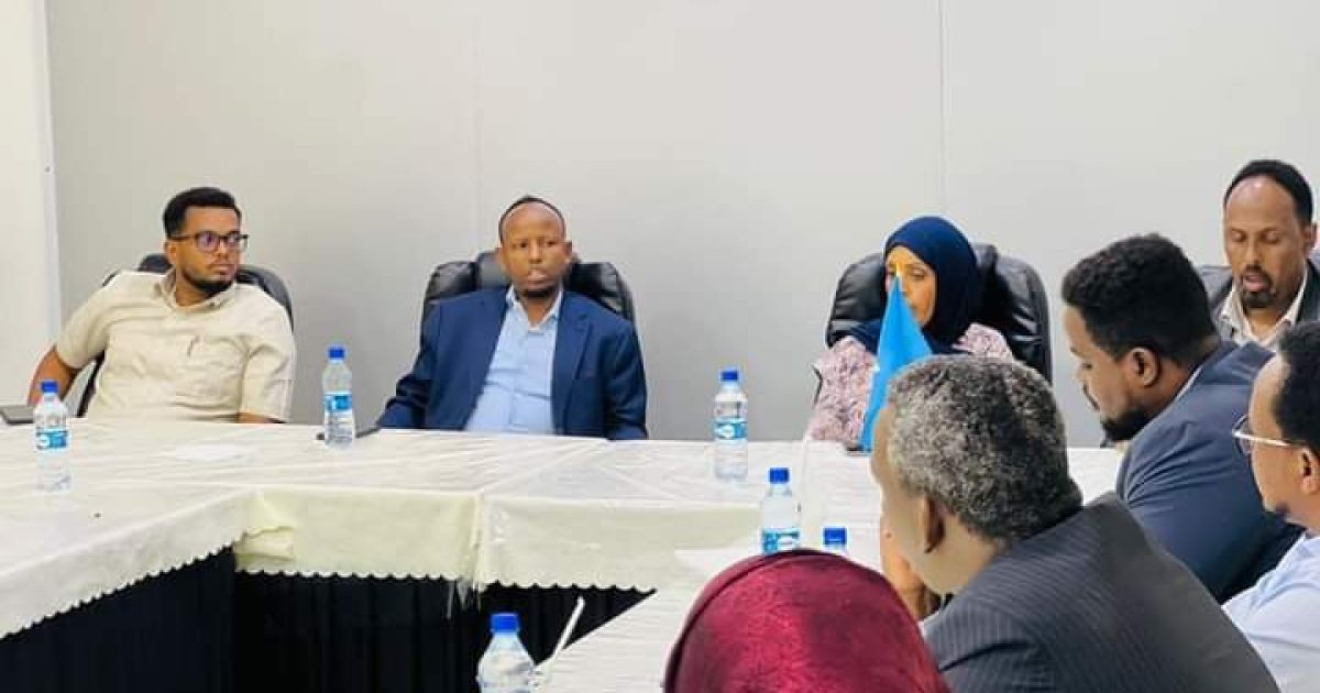 Wasiirka Caafimaadka XFS oo kulan la qaatay Guddiga adeega bulshada ee BJFS “SAWIRRO”